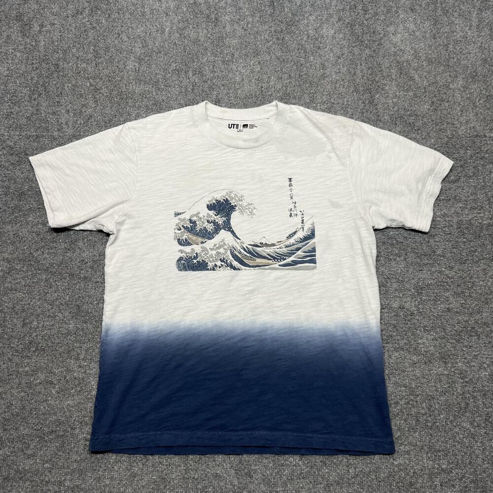 Uniqlo Shirt Mens Medium White Blue Great Wave Dip Dye MFA Graphic Tee